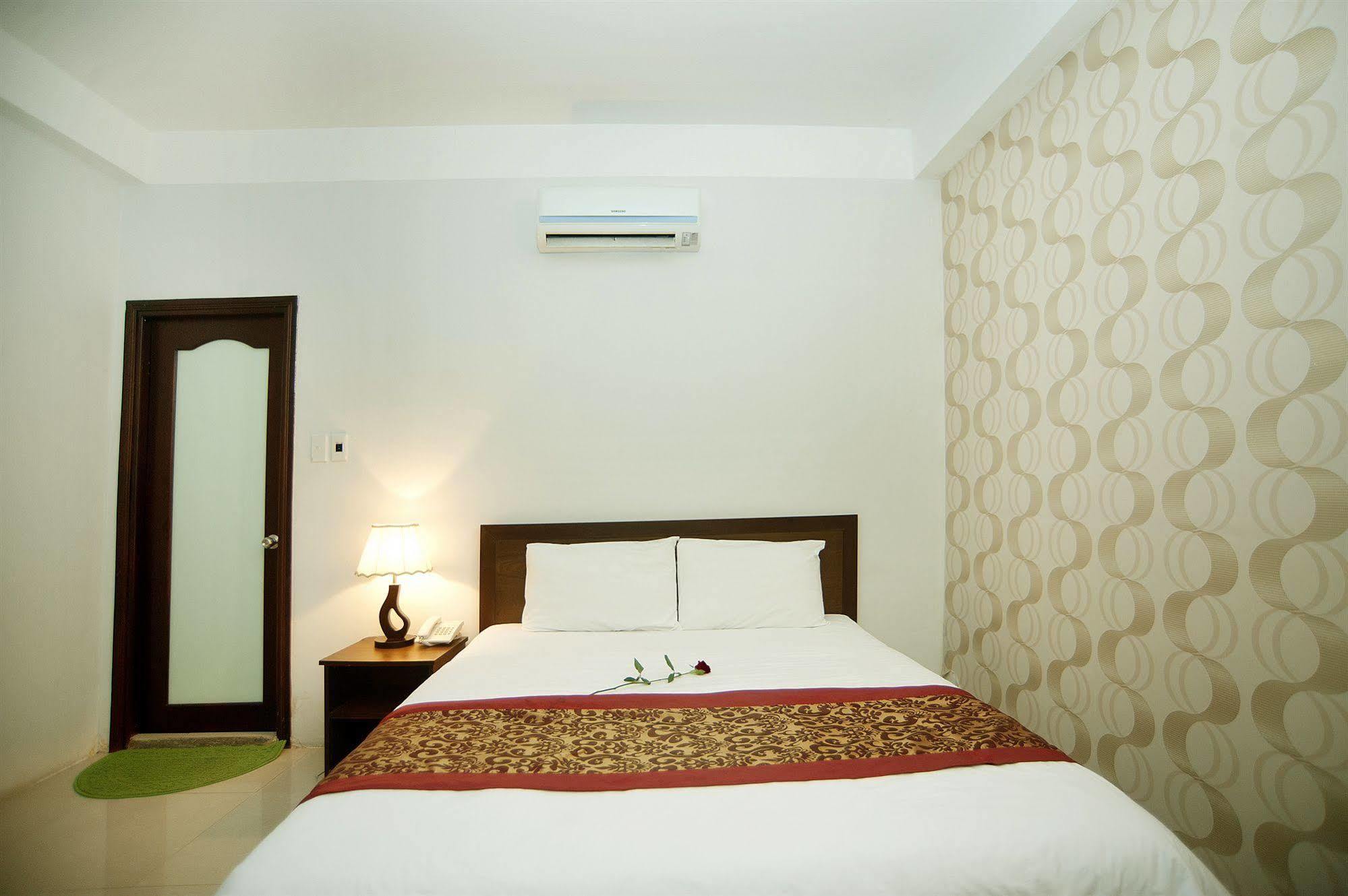 Bin Star Hotel Da Nang Buitenkant foto